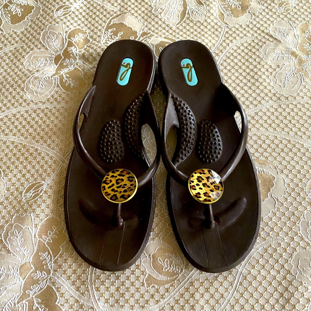 Women’s Oka bees thong sandals
